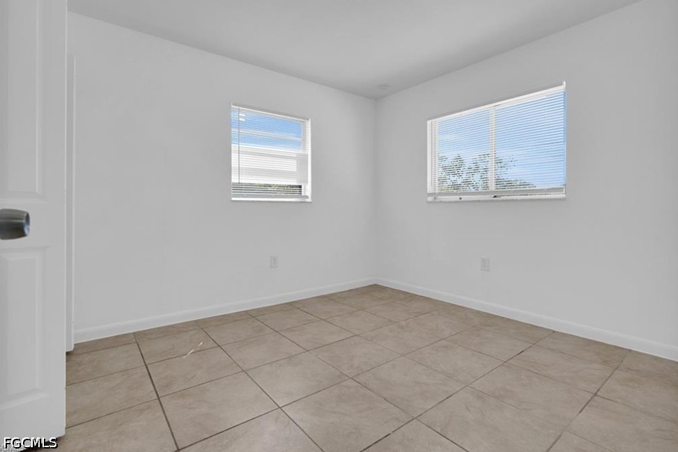 2 Bed Duplex for Sale in Fort Myers, photo 10