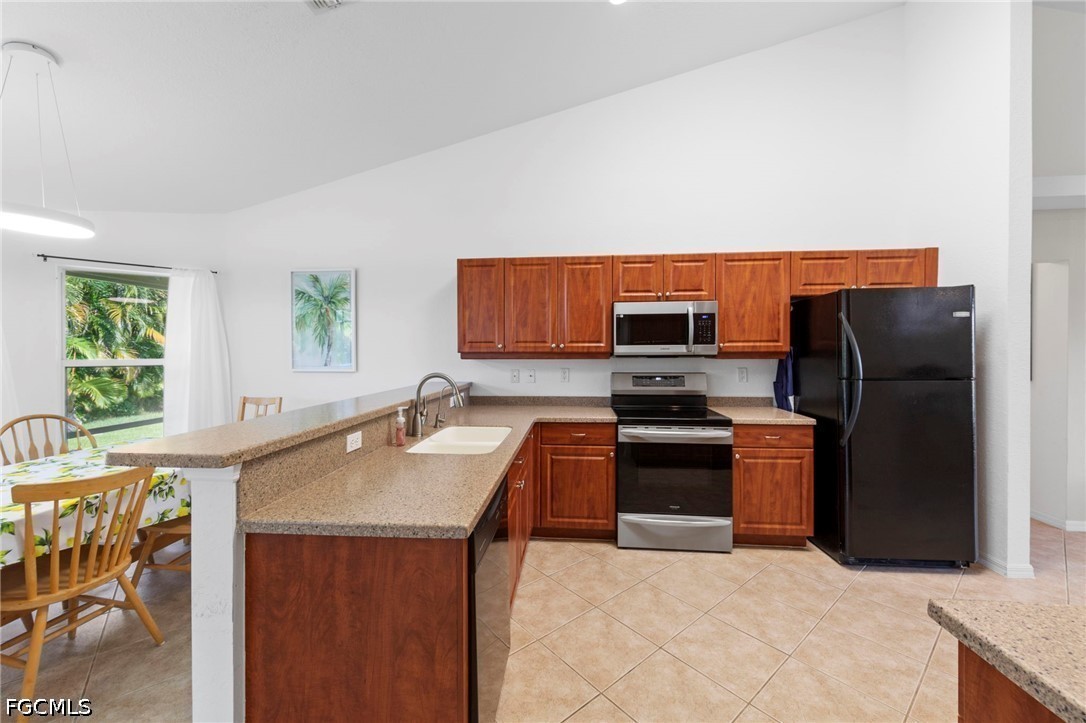 3 Bed Pool Home for Sale in Cape Coral, photo 10