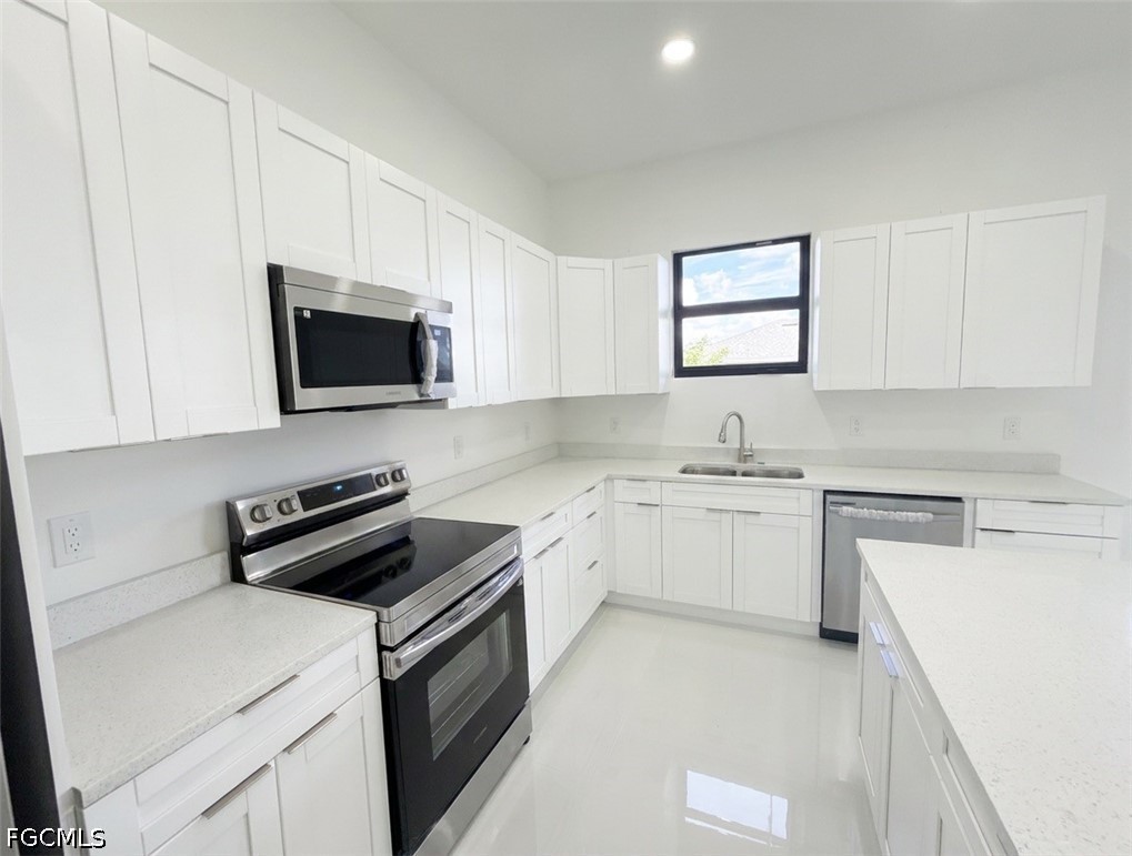 4 Bed SingleFamilyResidence for Sale in Cape Coral, photo 10