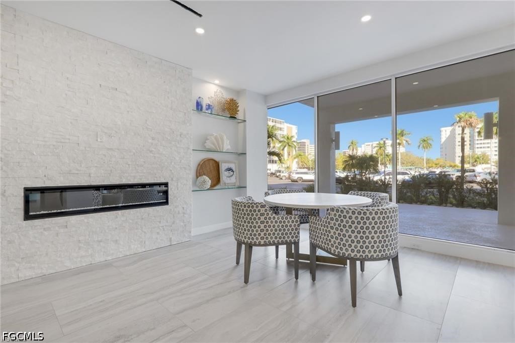 1 Bed Waterfront Home for Sale in Naples, photo 10