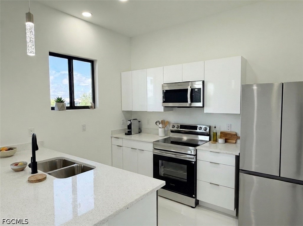 4 Bed SingleFamilyResidence for Sale in Cape Coral, photo 10