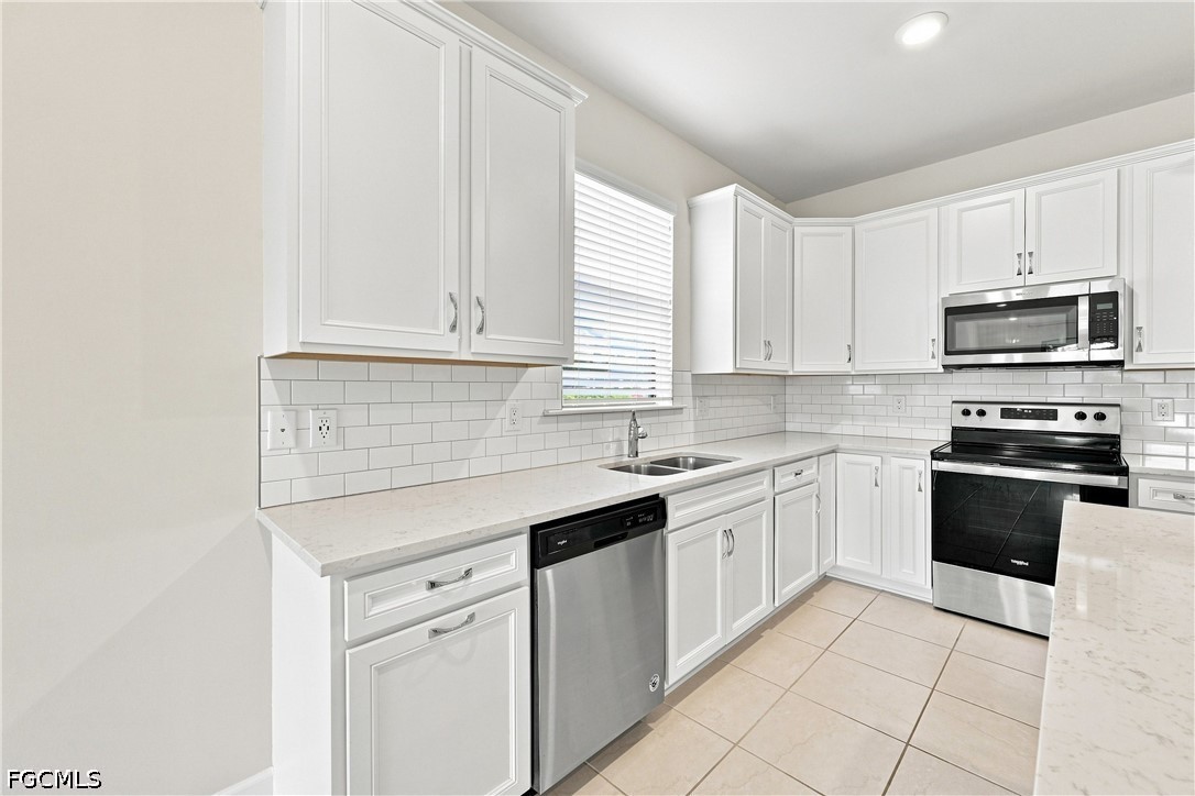 3 Bed Waterfront Home for Sale in Fort Myers, photo 10