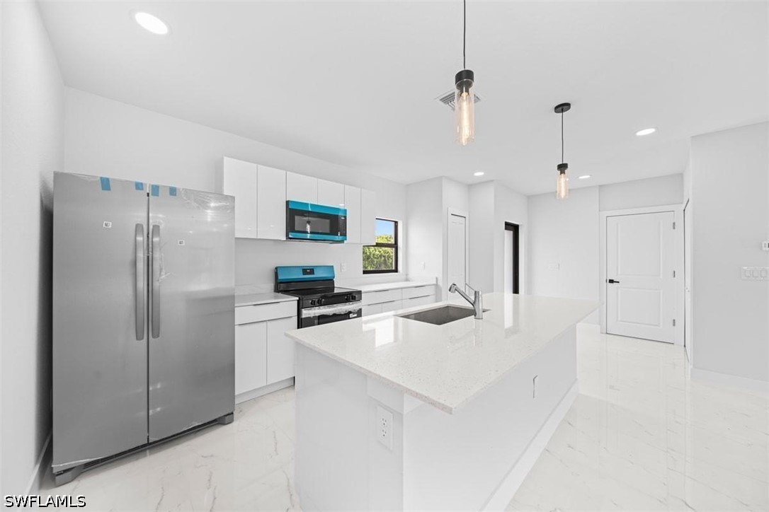 3 Bed SingleFamilyResidence for Sale in Lehigh Acres, photo 10