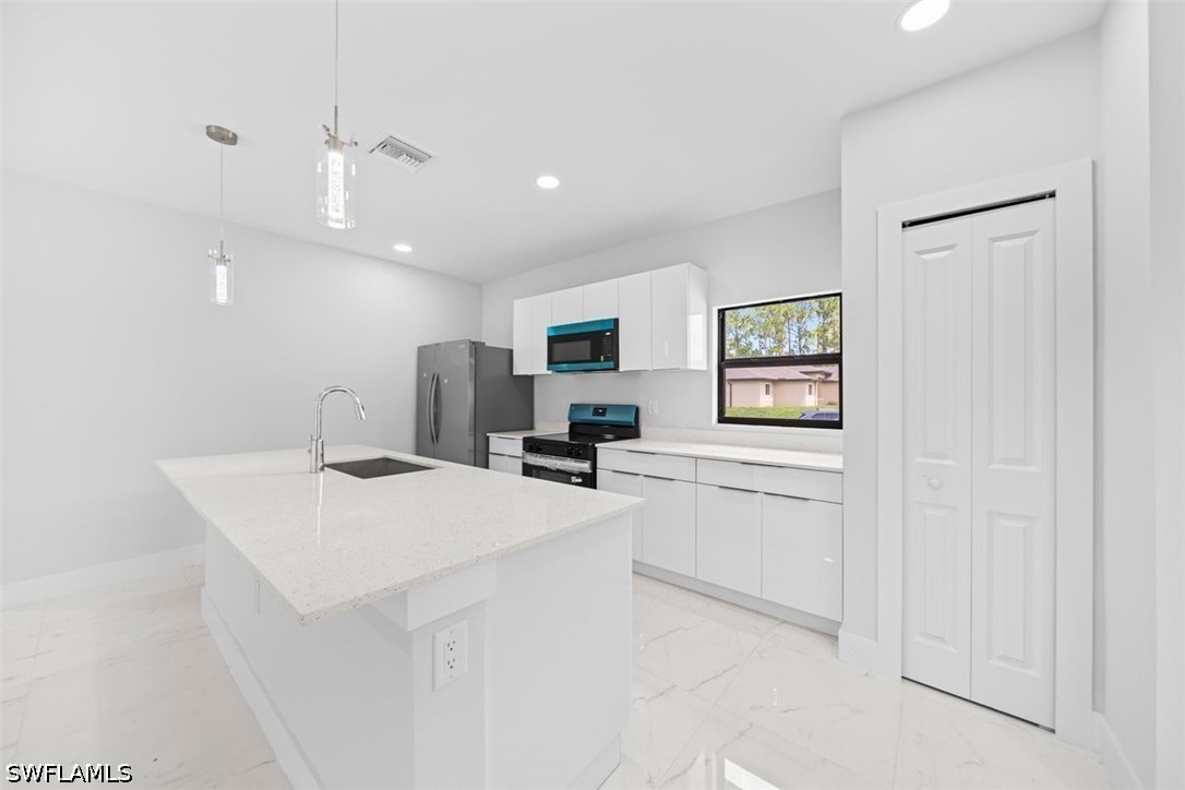 3 Bed SingleFamilyResidence for Sale in Lehigh Acres, photo 10