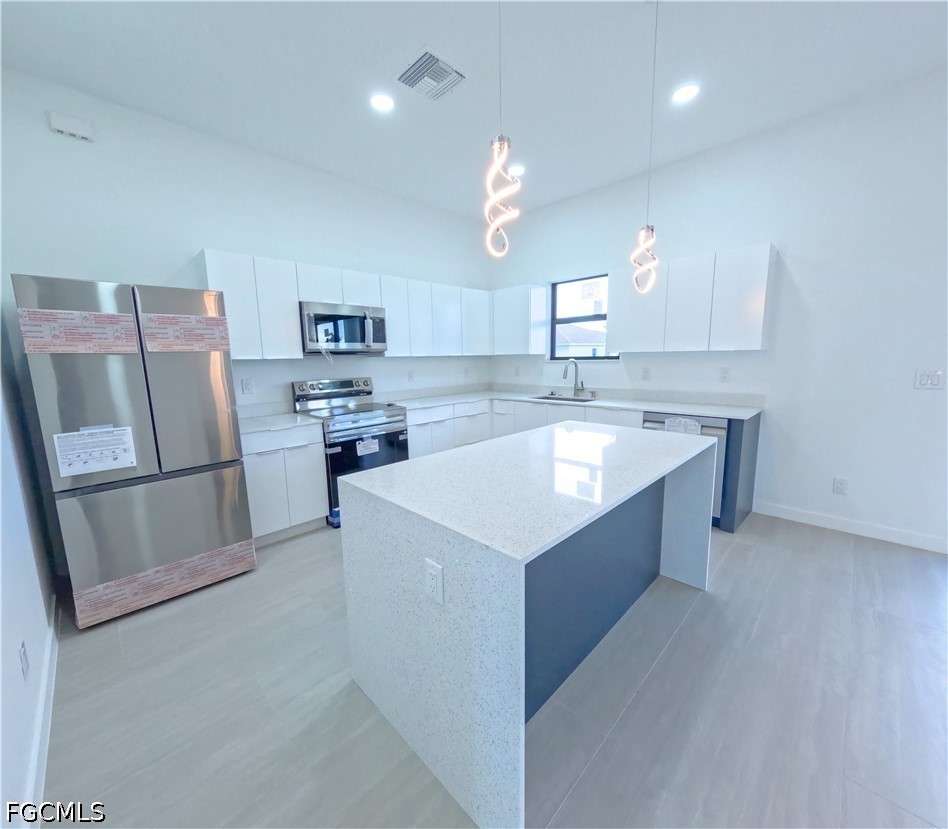 4 Bed SingleFamilyResidence for Sale in Cape Coral, photo 10