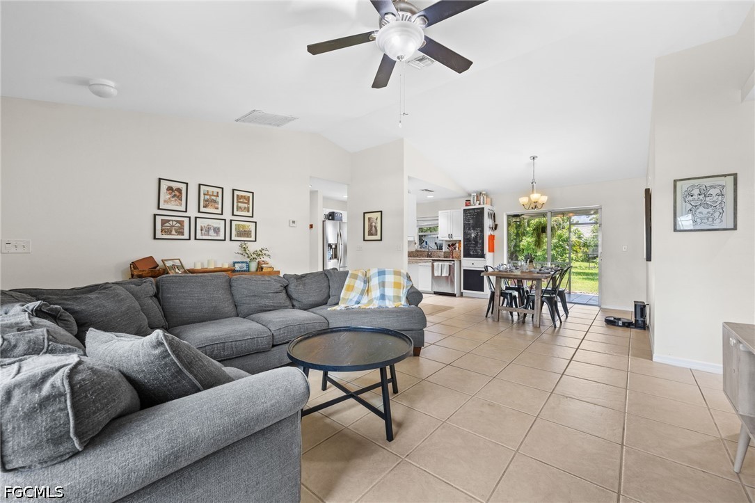 3 Bed SingleFamilyResidence for Sale in Cape Coral, photo 10