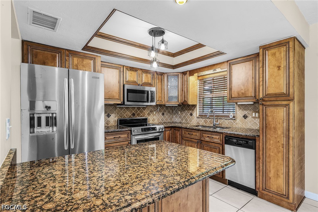 3 Bed SingleFamilyResidence for Sale in Fort Myers, photo 10