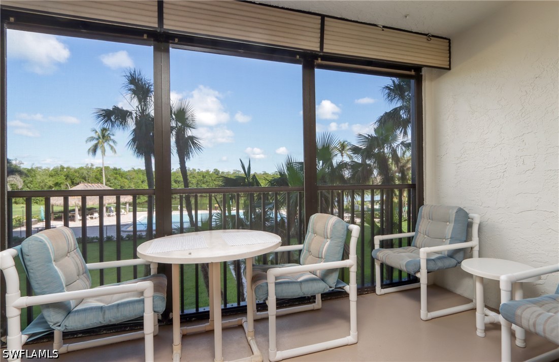 1 Bed Waterfront Home for Sale in Naples, photo 10