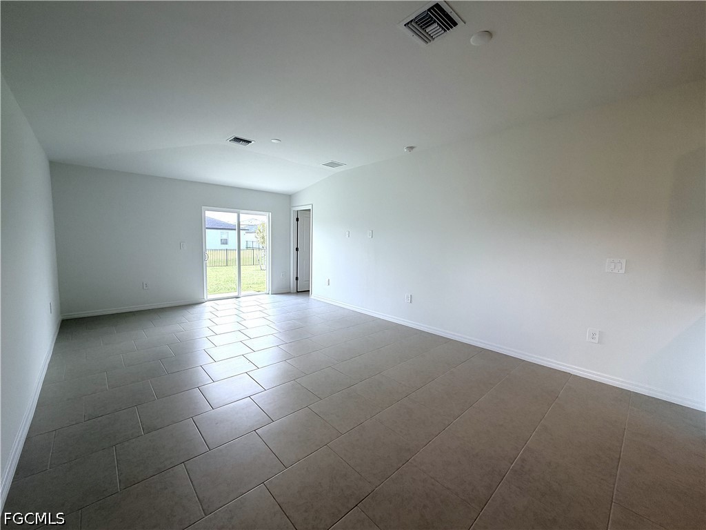 3 Bed SingleFamilyResidence for Sale in Crane Landing, photo 10