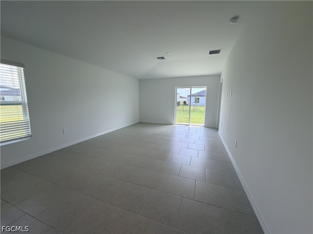3 Bed SingleFamilyResidence for Sale in Crane Landing, photo 10
