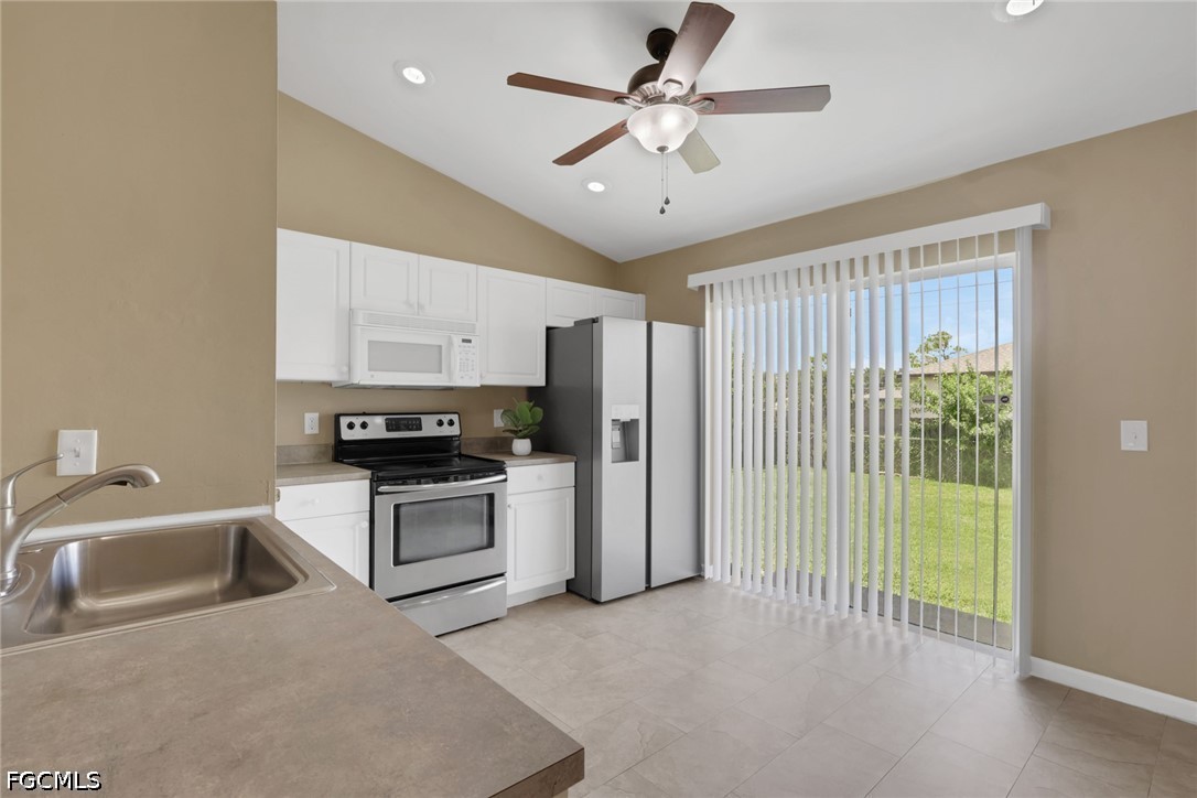 3 Bed SingleFamilyResidence for Sale in Cape Coral, photo 10