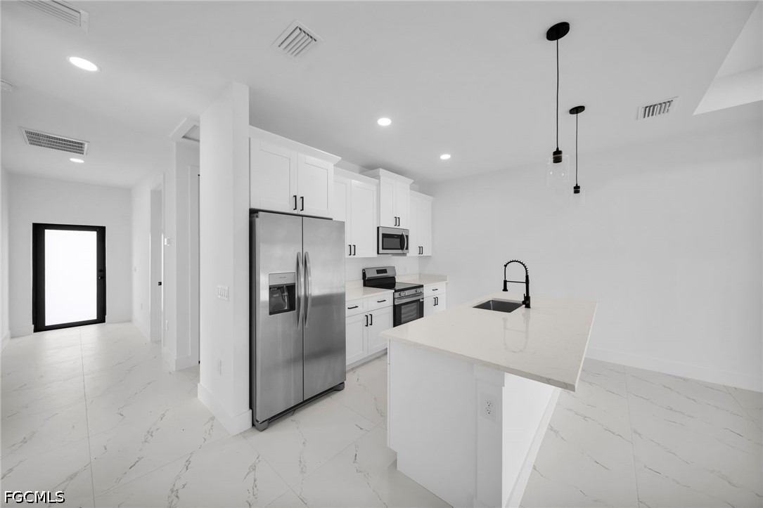 3 Bed SingleFamilyResidence for Sale in Lehigh Acres, photo 10