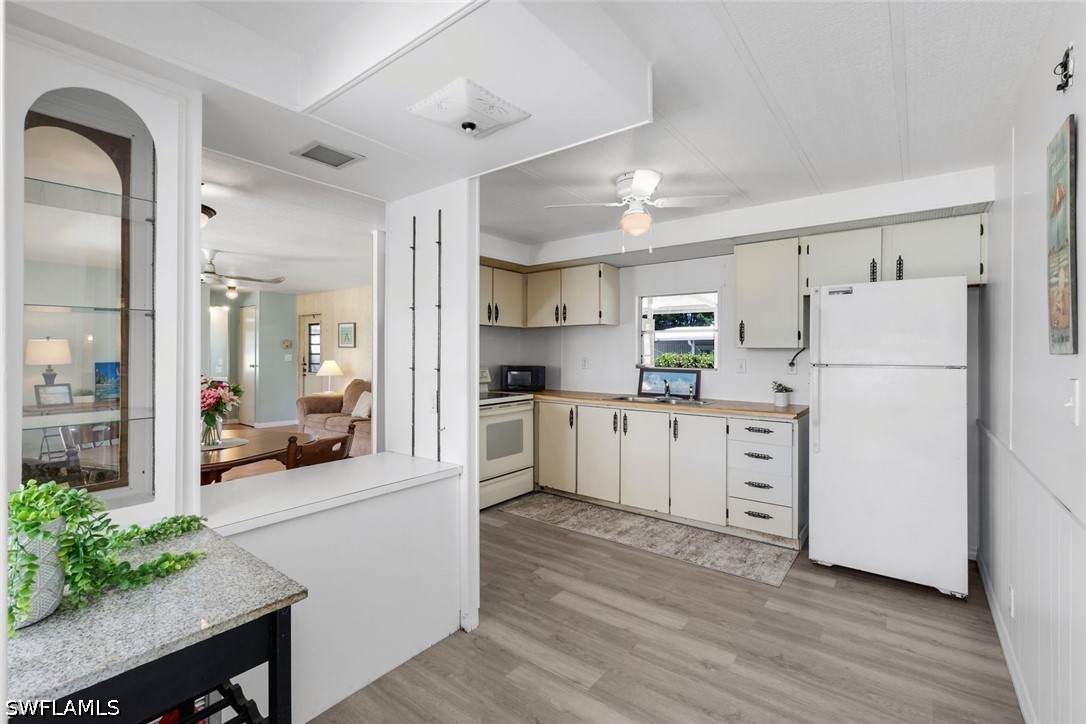 2 Bed ManufacturedHome for Sale in Bonita Springs, photo 10
