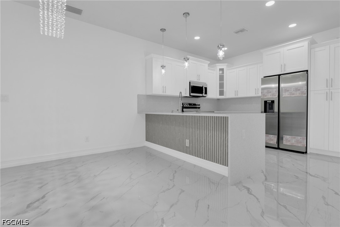 3 Bed SingleFamilyResidence for Sale in Lehigh Acres, photo 10