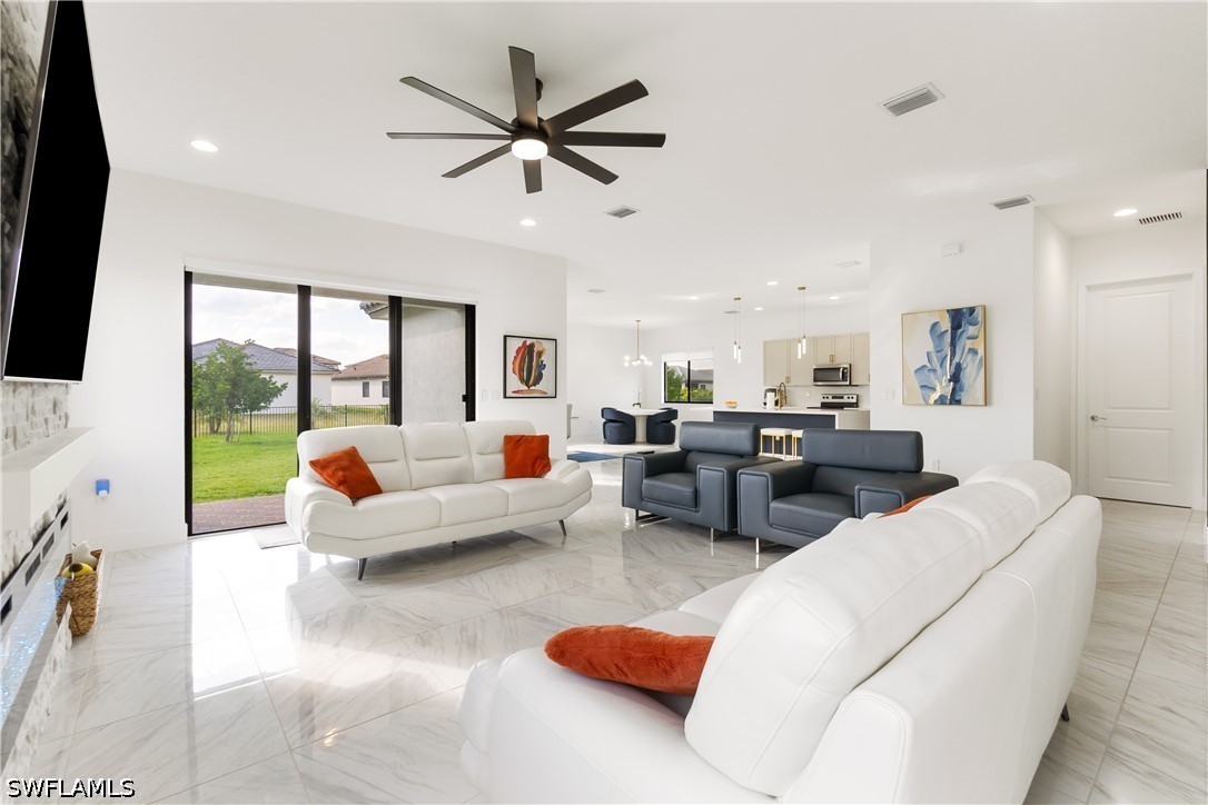 4 Bed SingleFamilyResidence for Sale in Maple Ridge, photo 10