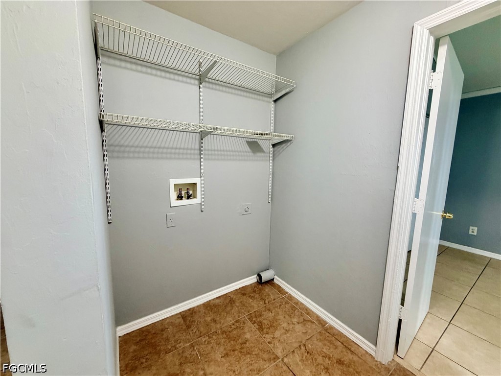 3 Bed SingleFamilyResidence for Sale in Cape Coral, photo 10