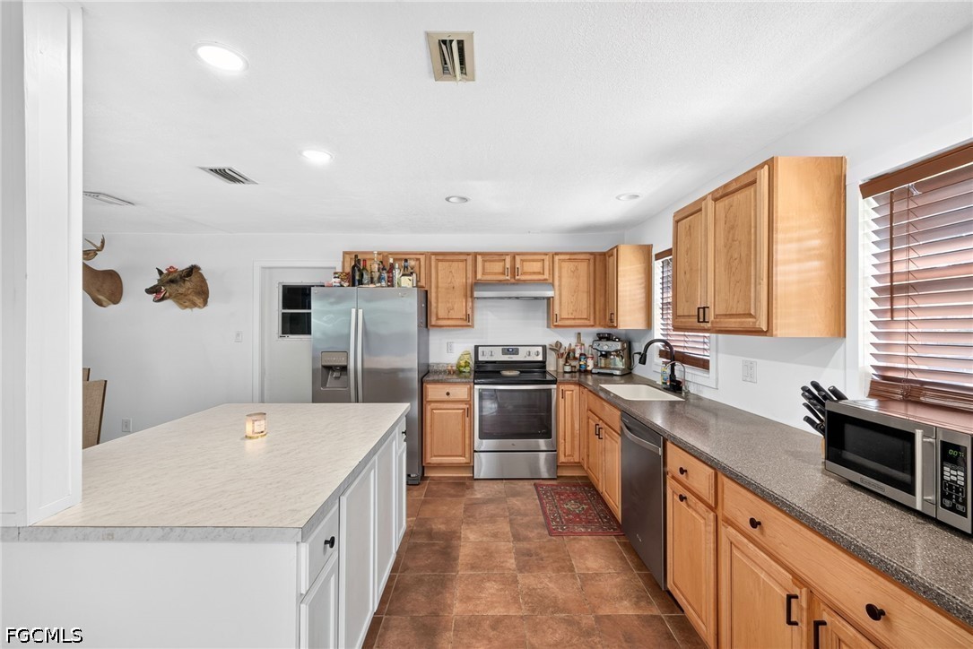 2 Bed SingleFamilyResidence for Sale in Rio Vista, photo 10