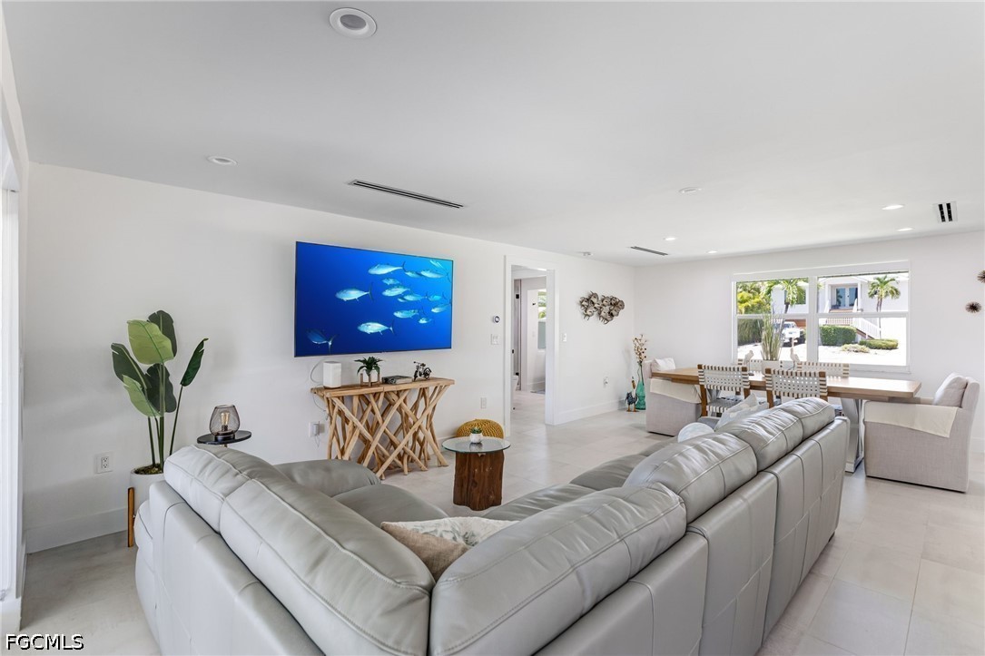 3 Bed Pool Home for Sale in Fort Myers Beach, photo 10