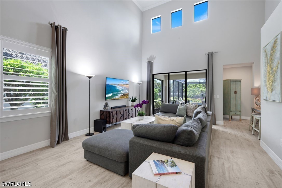 5 Bed Pool Home for Sale in Avery Square, photo 10