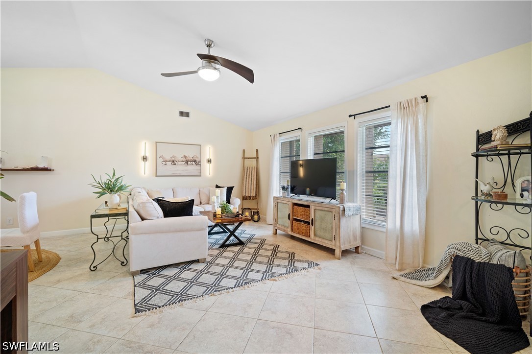 3 Bed SingleFamilyResidence for Sale in Naples, photo 10