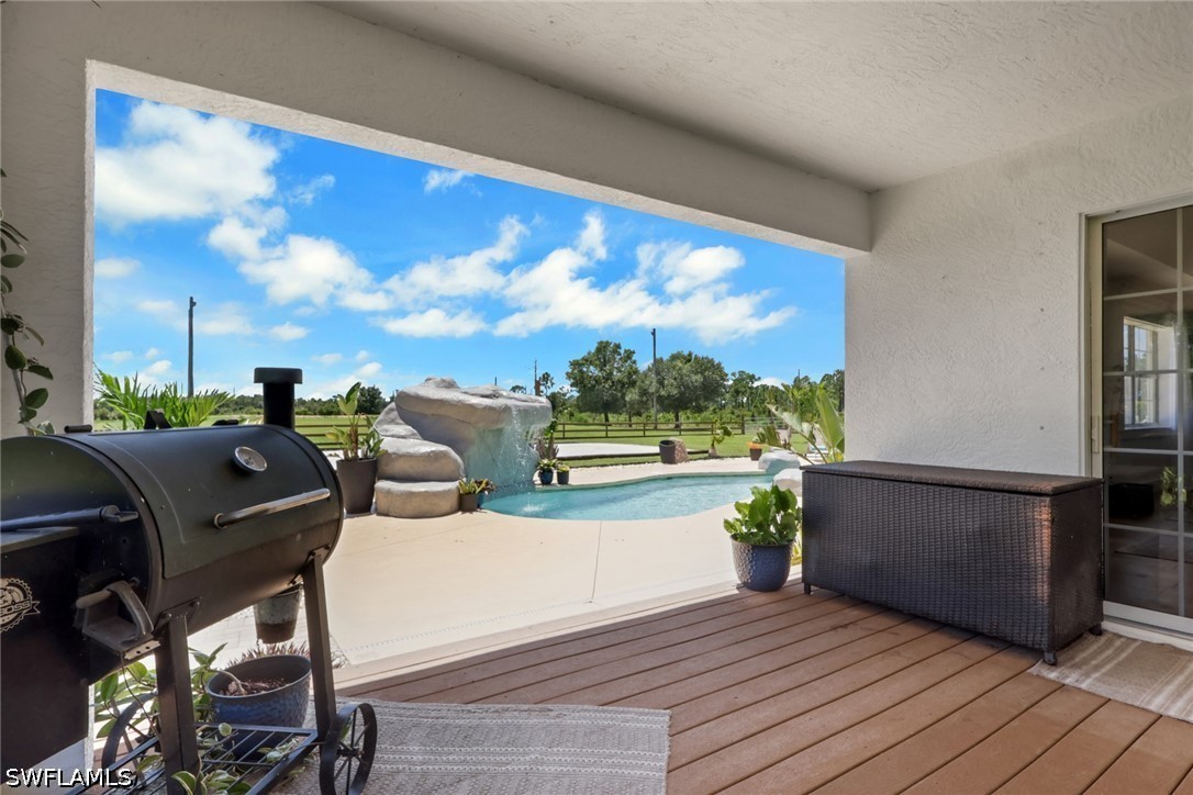 2 Bed Pool Home for Sale in Acreage, photo 10