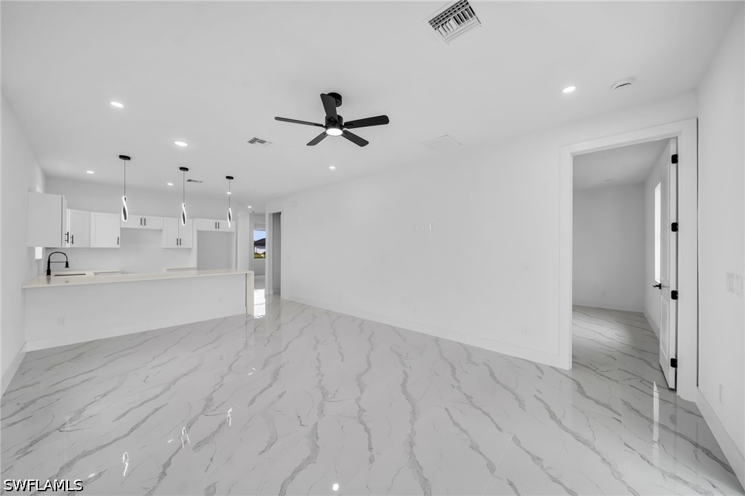 3 Bed SingleFamilyResidence for Sale in Cape Coral, photo 10