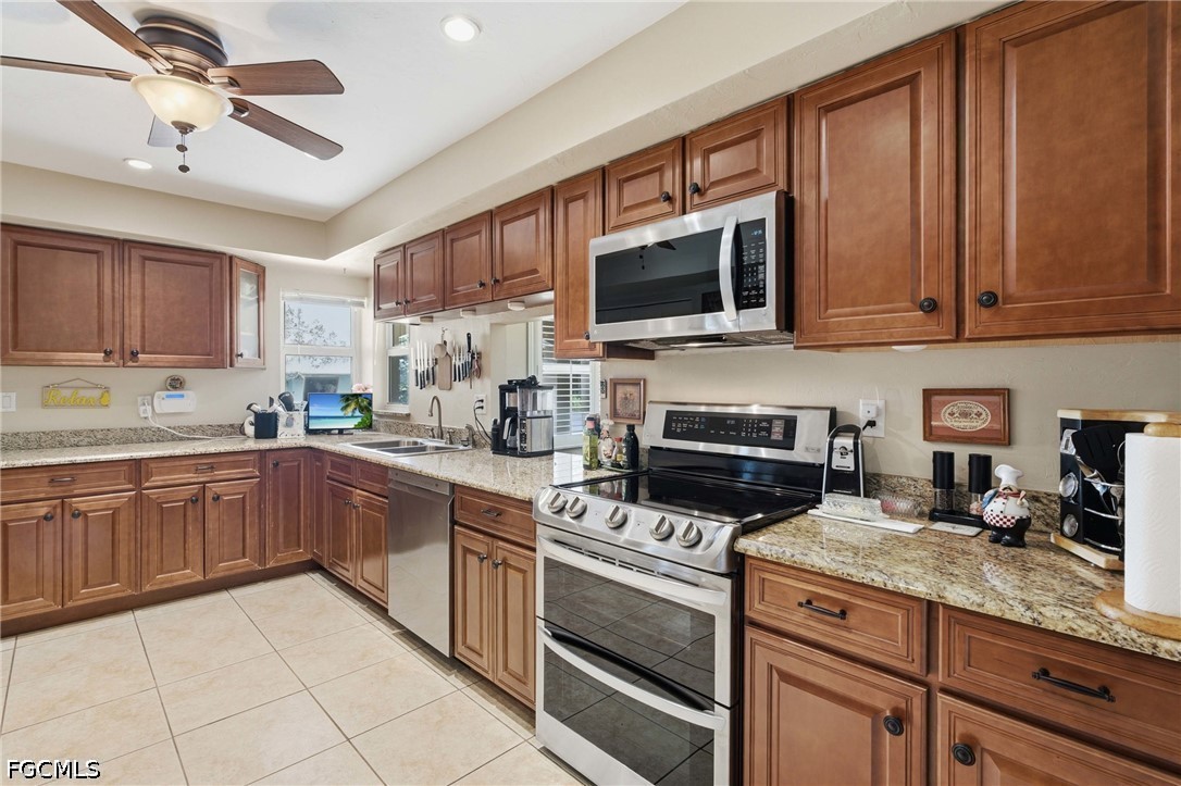 3 Bed SingleFamilyResidence for Sale in Fort Myers, photo 10