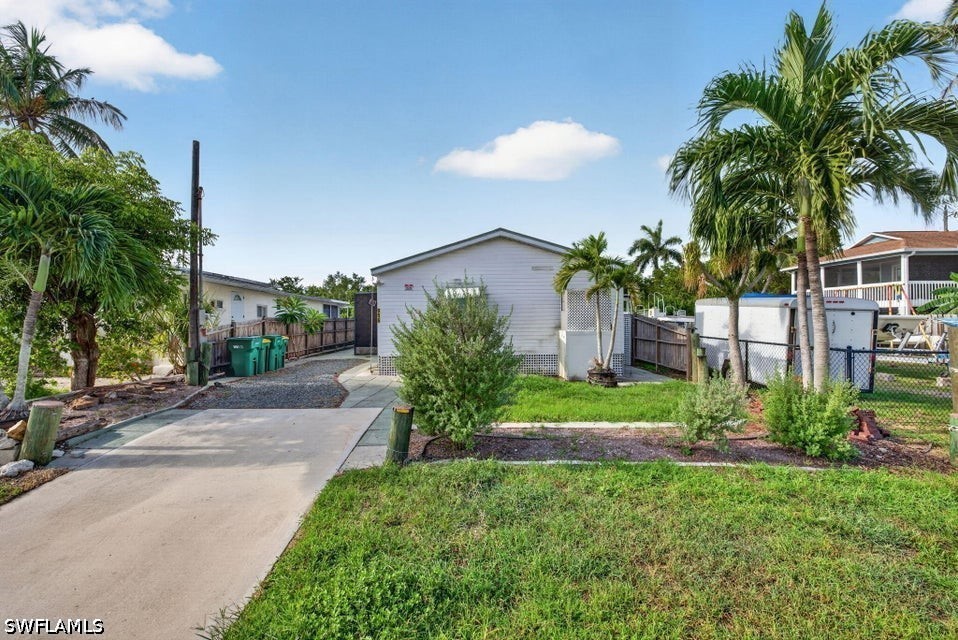 3 Bed Waterfront Home for Sale in Naples, photo 10