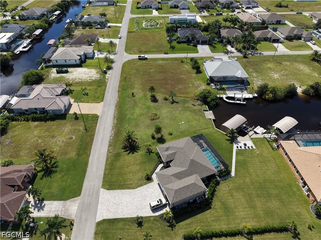 Waterfront Home for Sale in Cape Coral, photo 10