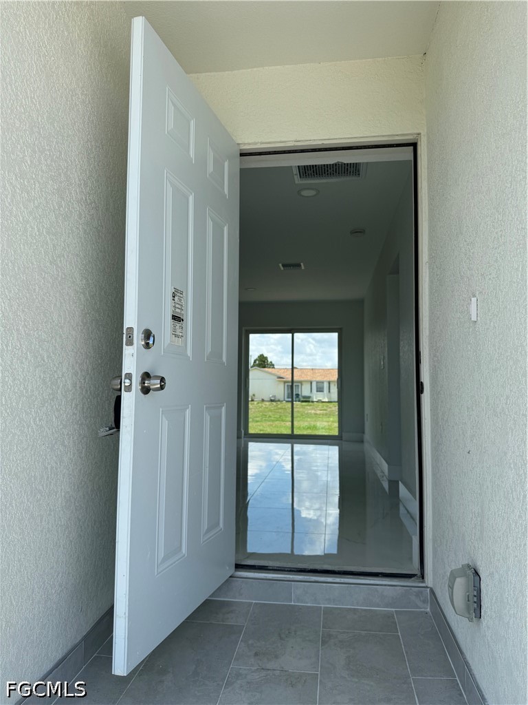 3 Bed SingleFamilyResidence for Sale in Lehigh Acres, photo 10
