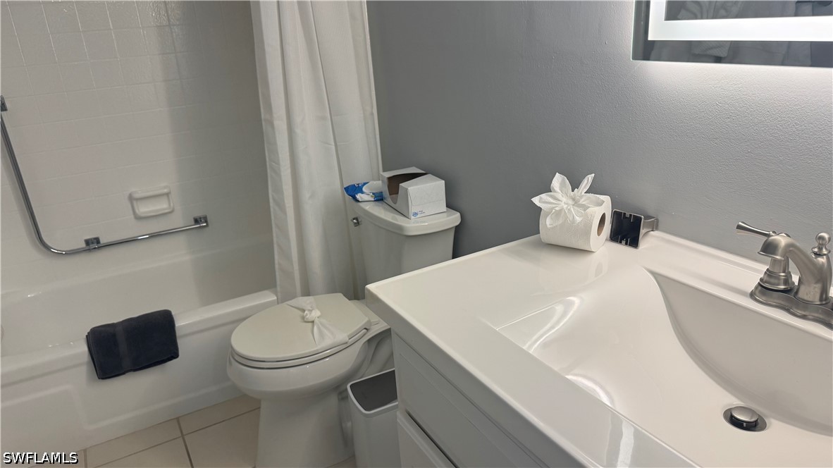 2 Bed Waterfront Home for Sale in Naples, photo 10