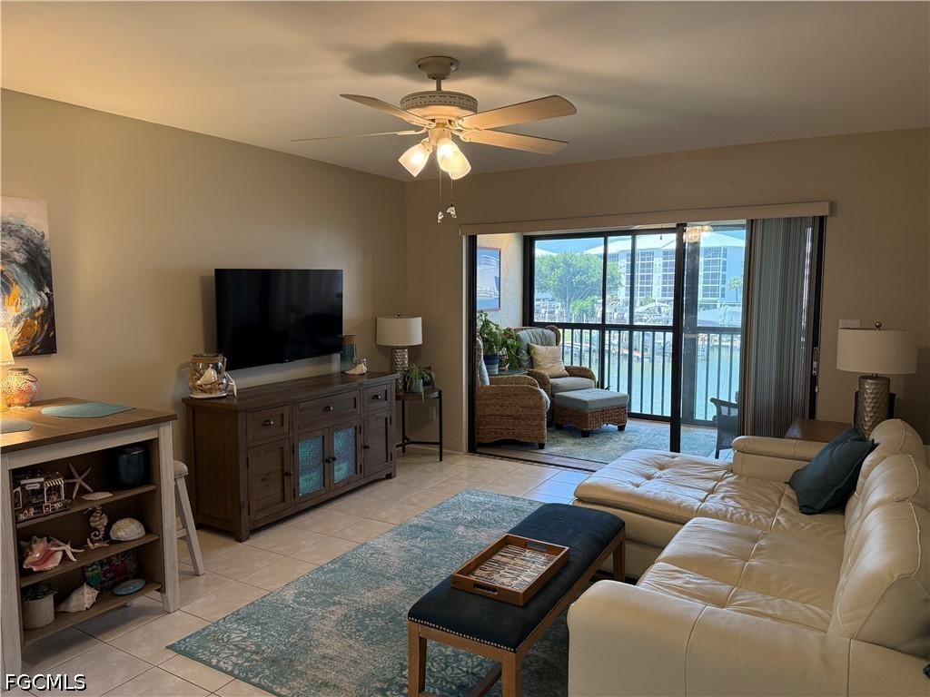 1 Bed Waterfront Home for Sale in Fort Myers Beach, photo 10