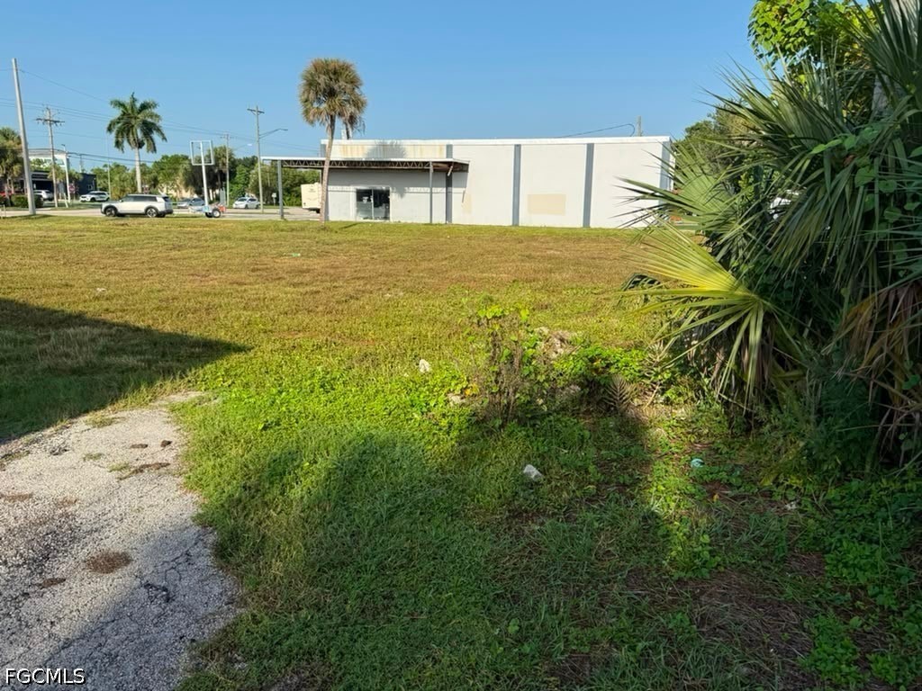 Retail for Sale in North Fort Myers, photo 10