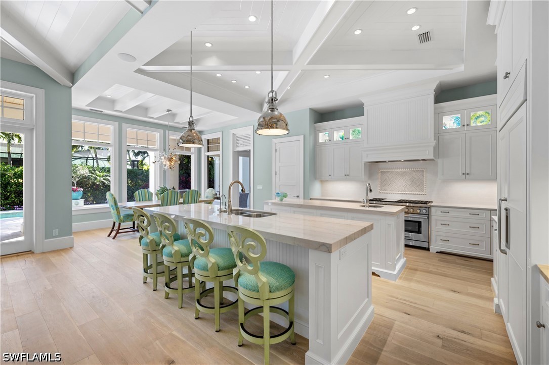 3 Bed Pool Home for Sale in Park Shore, photo 10