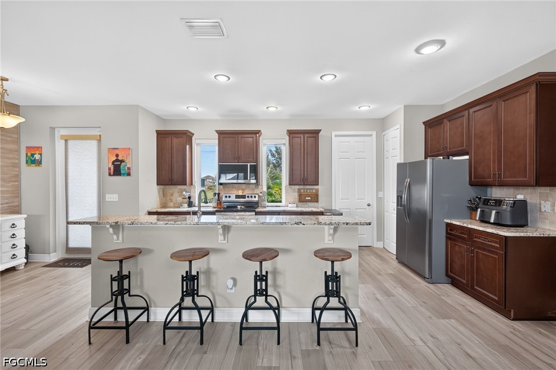 3 Bed SingleFamilyResidence for Sale in Cape Coral, photo 10