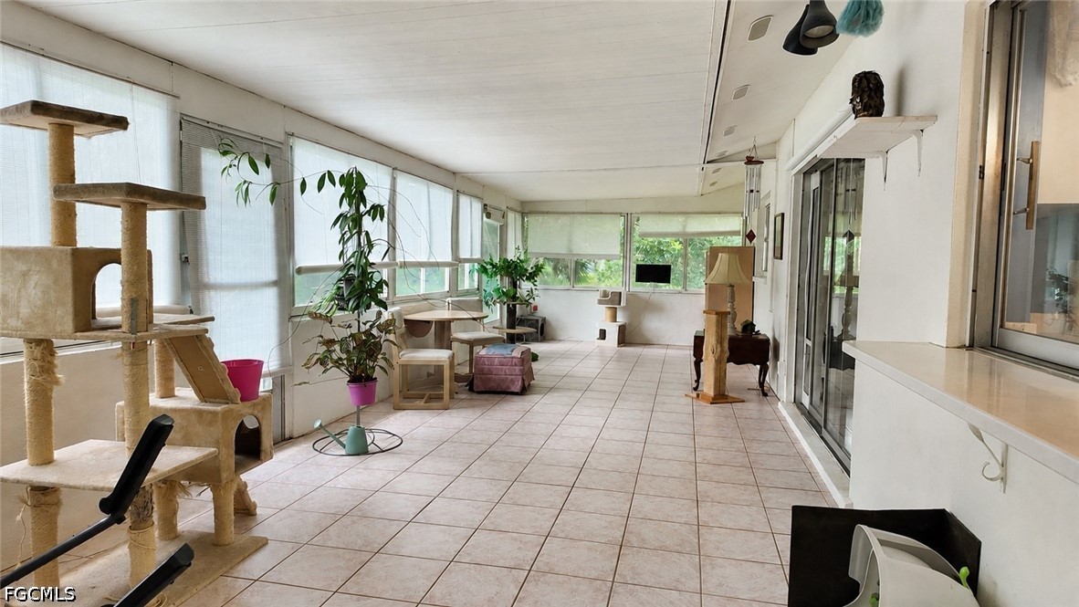 3 Bed SingleFamilyResidence for Sale in Naples, photo 10