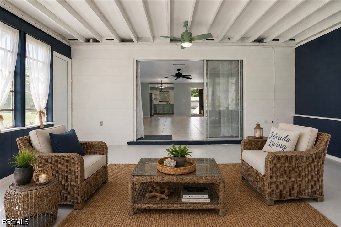2 Bed SingleFamilyResidence for Sale in Fort Myers, photo 10