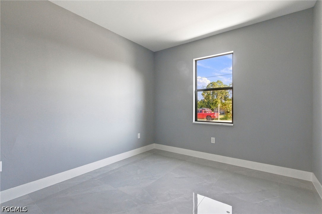 4 Bed SingleFamilyResidence for Sale in Lehigh Acres, photo 10