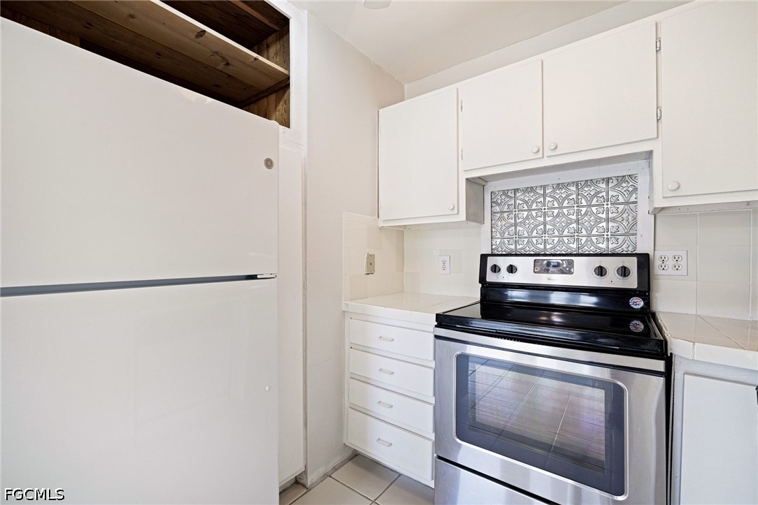 1 Bed Waterfront Home for Sale in Fort Myers, photo 10