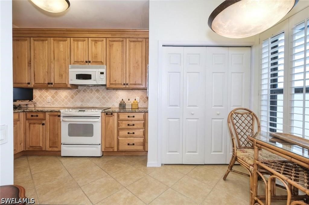 2 Bed Waterfront Home for Sale in La Peninsula, photo 10