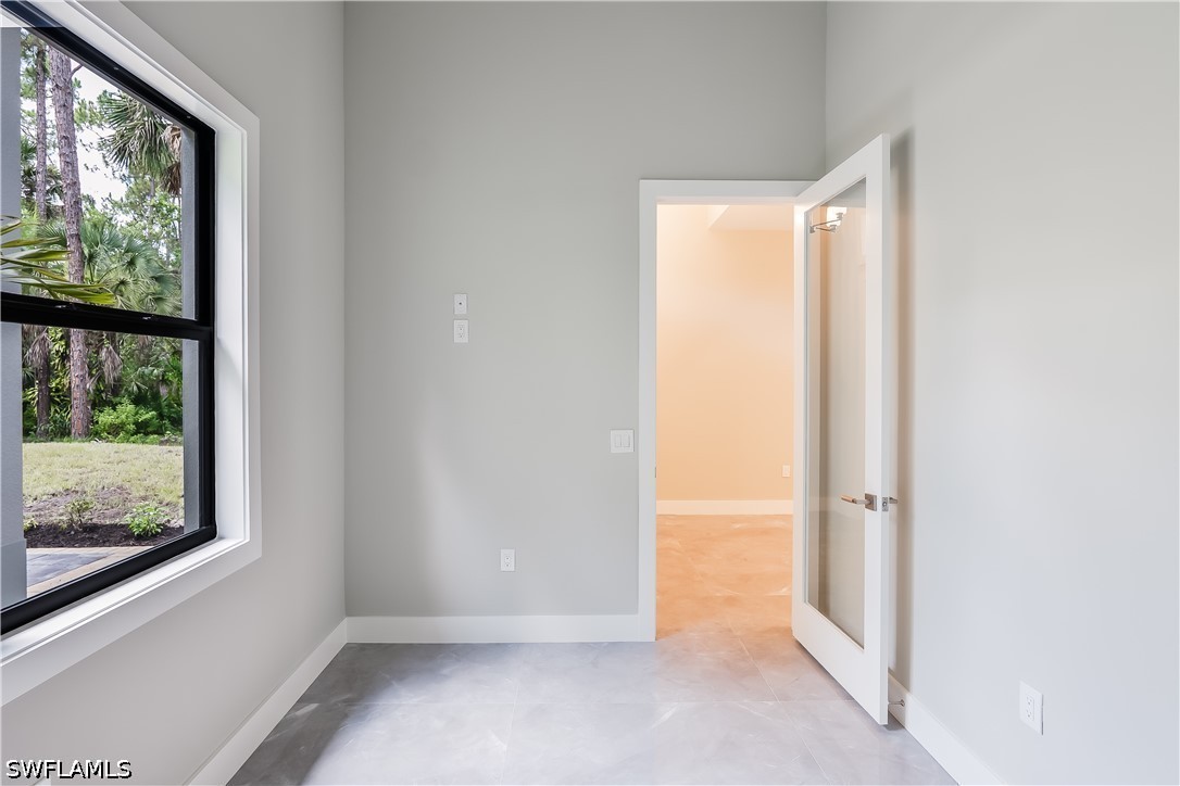 3 Bed SingleFamilyResidence for Sale in Naples, photo 10