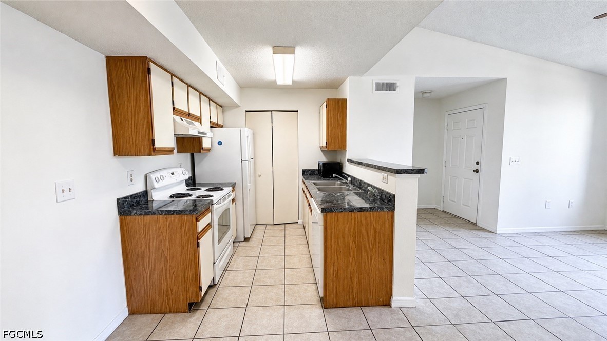 1 Bed Condominium for Sale in Venetian Palms, photo 10