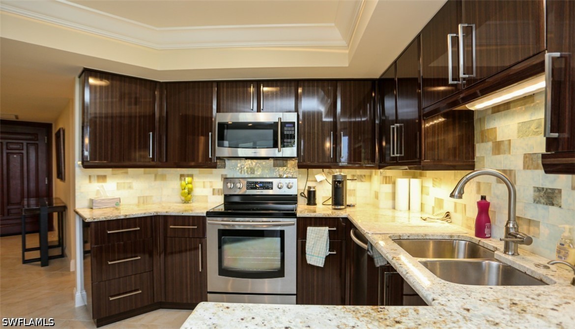 2 Bed Waterfront Home for Sale in Park Shore, photo 10