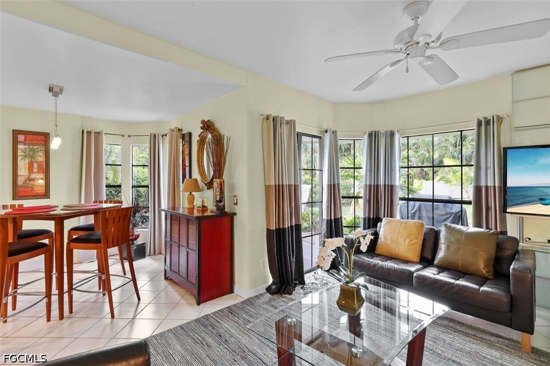 8 Bed Pool Home for Sale in Kings Lake, photo 10