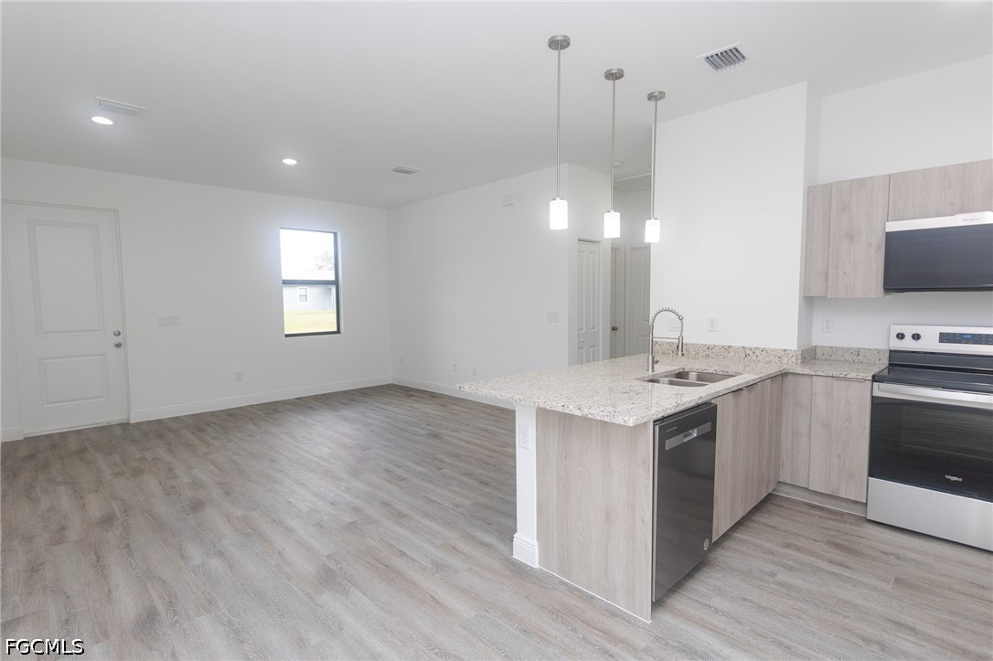3 Bed SingleFamilyResidence for Sale in Port Labelle, photo 10