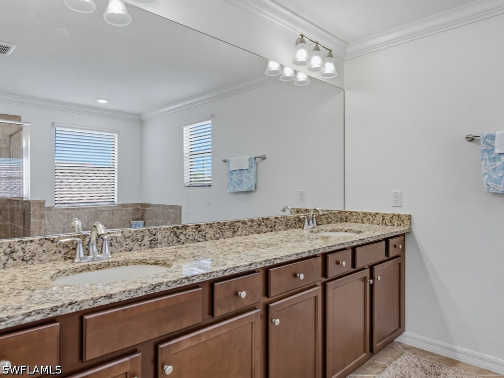 5 Bed SingleFamilyResidence for Sale in Naples, photo 10