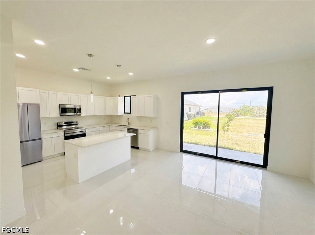 4 Bed SingleFamilyResidence for Sale in Cape Coral, photo 10