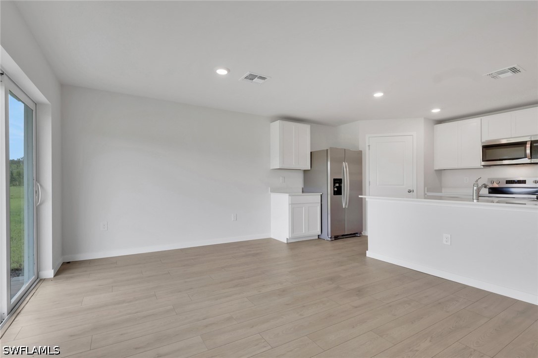 3 Bed SingleFamilyResidence for Sale in Avalon, photo 10