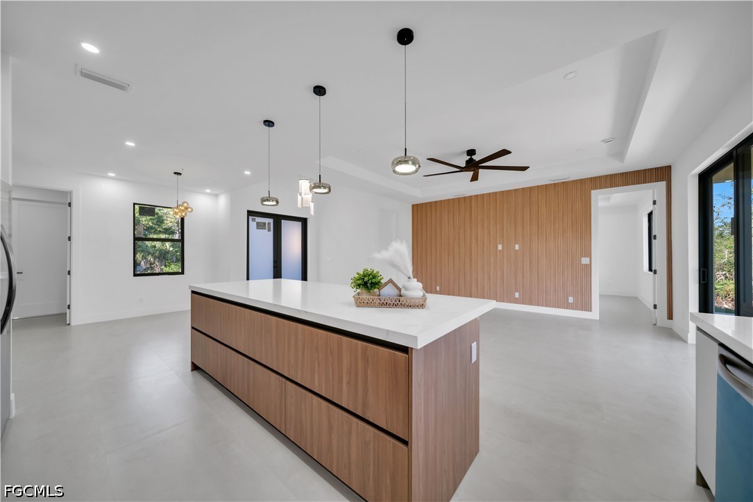 4 Bed SingleFamilyResidence for Sale in Lehigh Acres, photo 10