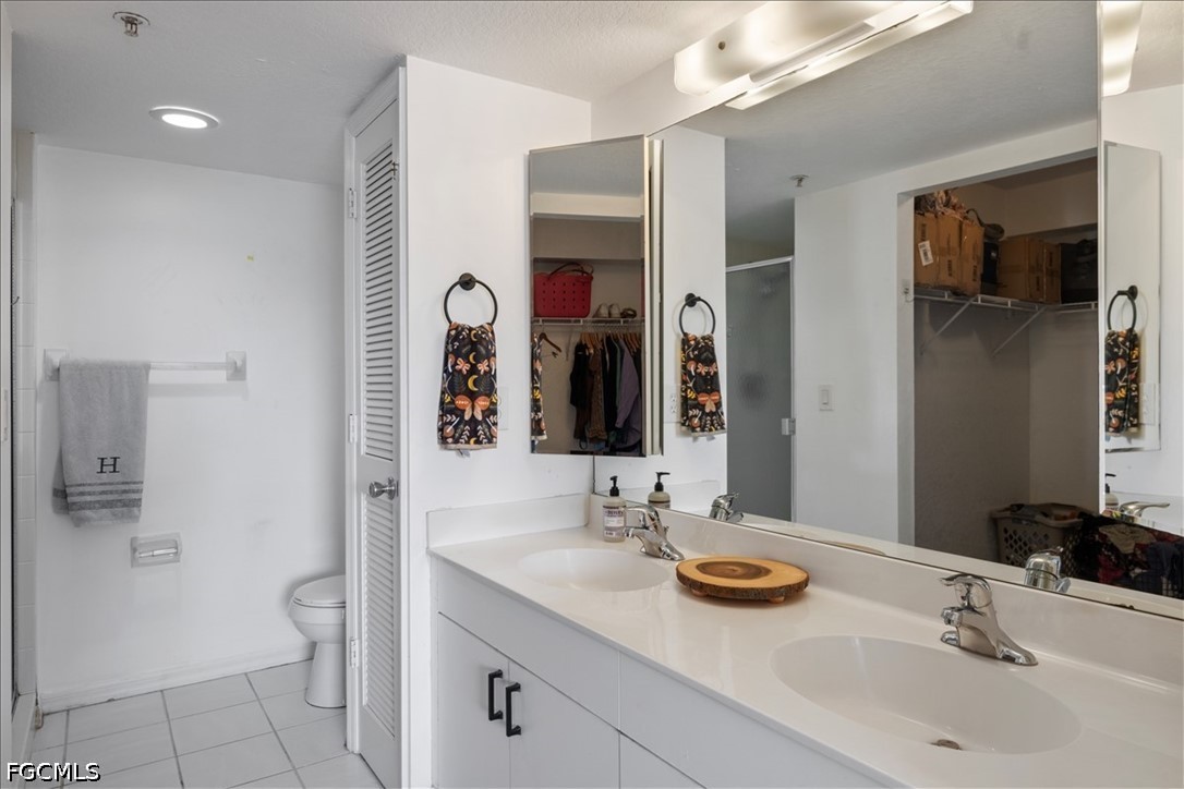 2 Bed Waterfront Home for Sale in Naples, photo 10